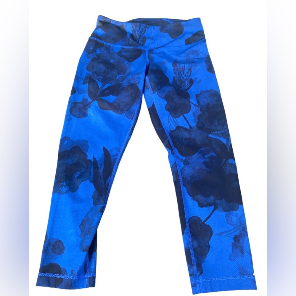Lululemon leggings below the knee